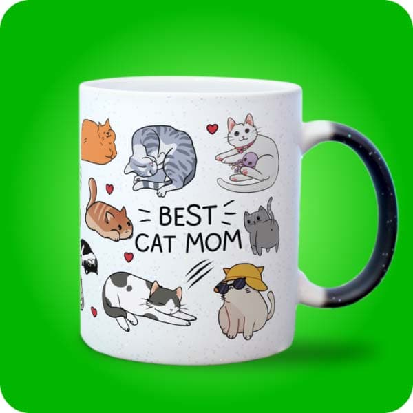 Біла чашка з блискітками "Best Cat Mom" з принтом кумедних котиків, вигляд з правого боку