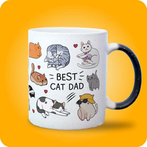 Біла чашка з написом "Best Dog Dad" і принтом кумедних собак, вигляд з правого боку